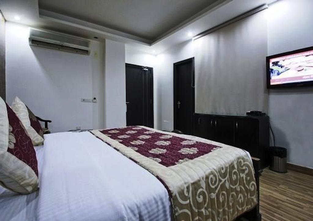 Hotel Universe Inn New Delhi Room photo