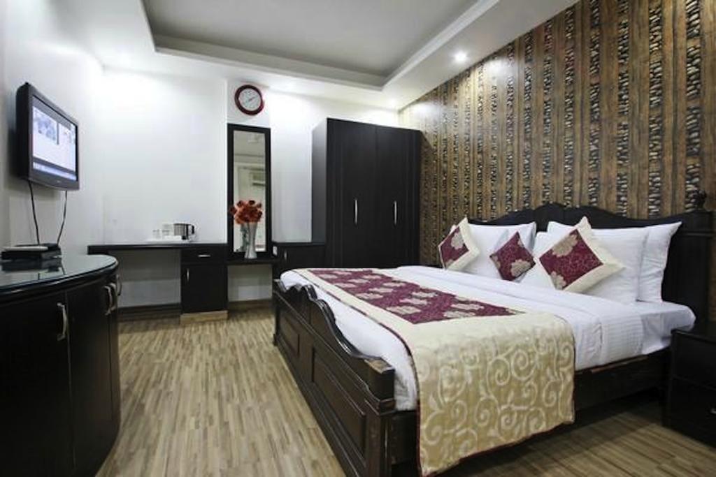 Hotel Universe Inn New Delhi Room photo